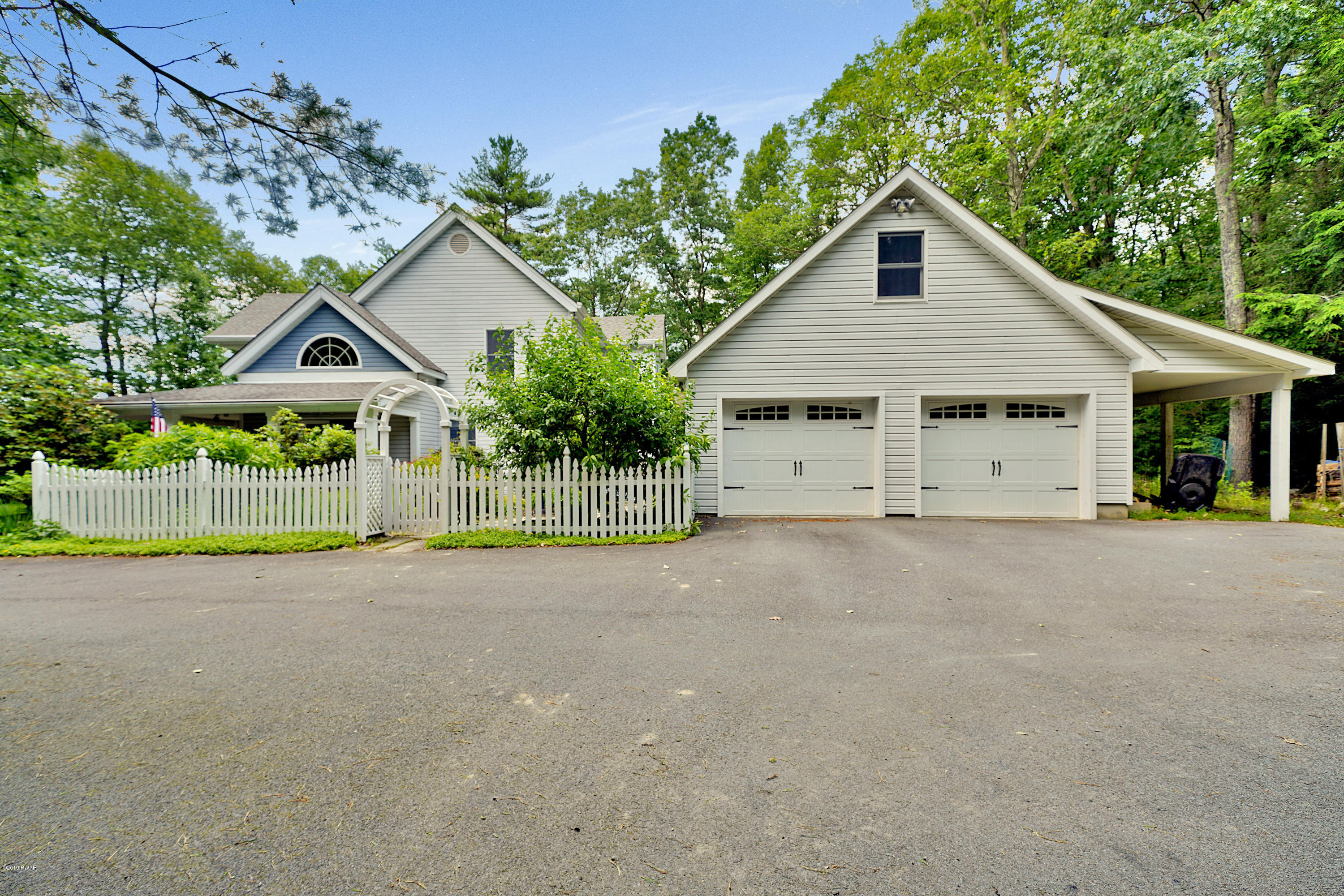 121 Mill Ridge Drive Milford, PA 18337 - Photo 3 of 36 kerjwpuz8sswb4y95ikcgx0jwb49c9apqexcrfp9