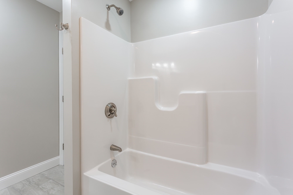 579 Summit Street, Unit 3 Fall River, MA 02724 - Photo 21 of 34 a bathroom with a bathtub