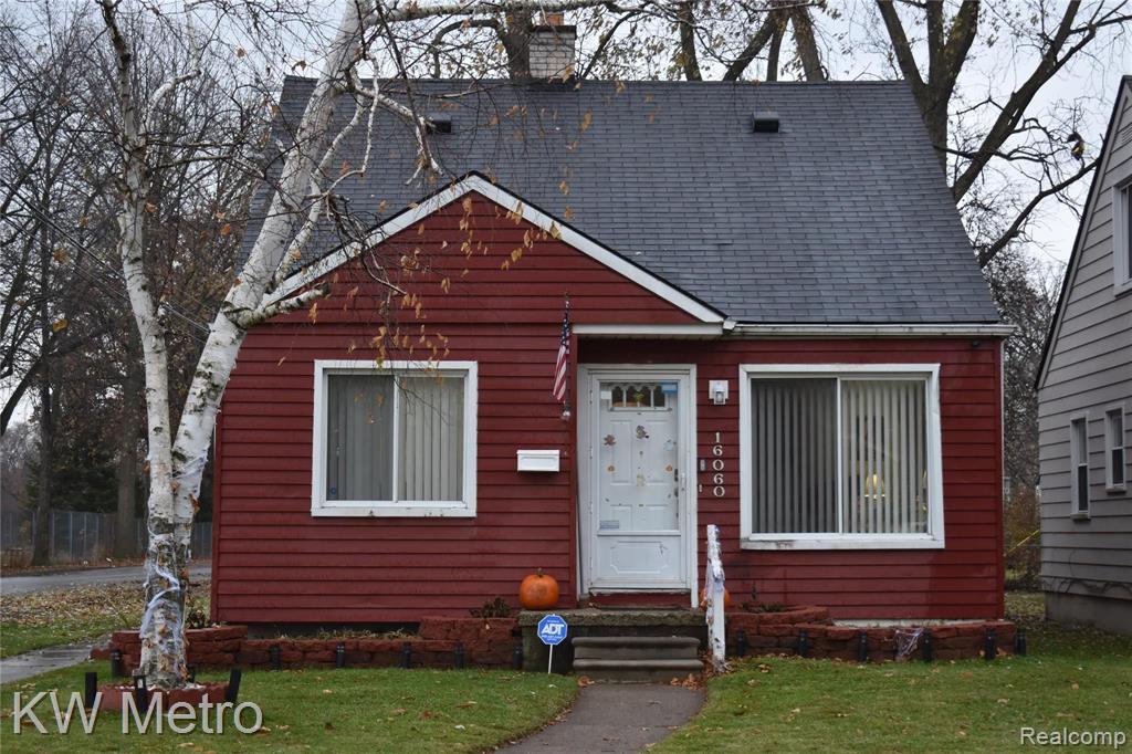 16060 Sumner Redford, MI 48239 - Photo 1 of 33