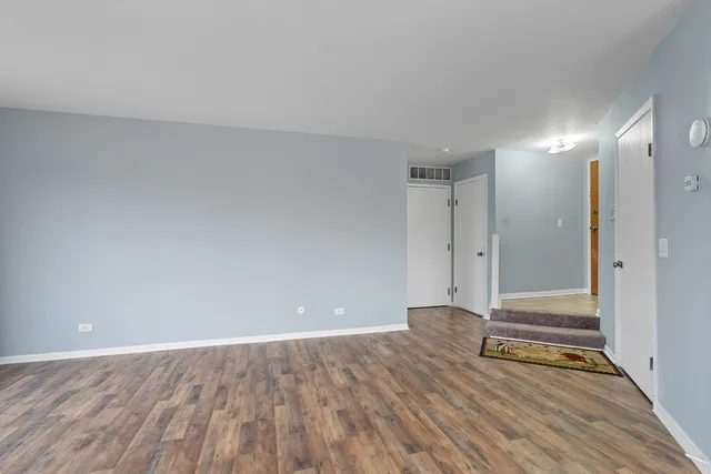 $245,000 | 1535 Raymond Drive, Unit 202, Naperville, IL 60563