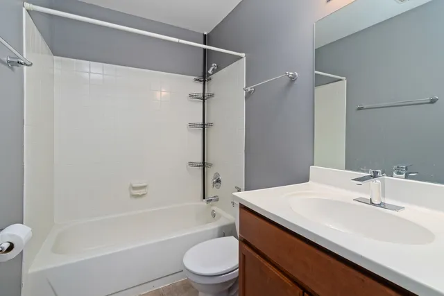 $245,000 | 1535 Raymond Drive, Unit 202, Naperville, IL 60563