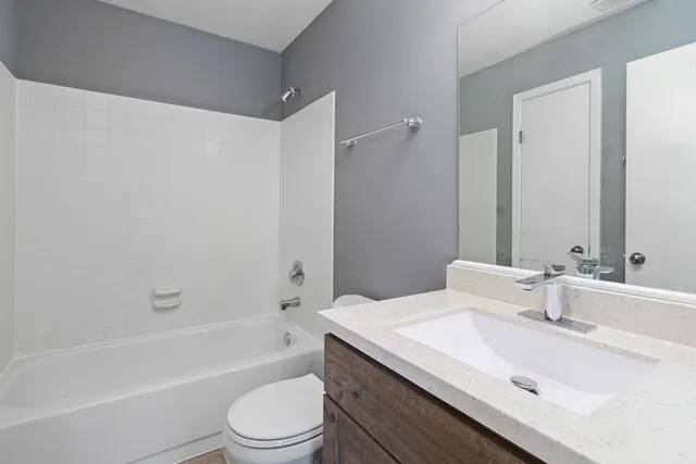 $245,000 | 1535 Raymond Drive, Unit 202, Naperville, IL 60563