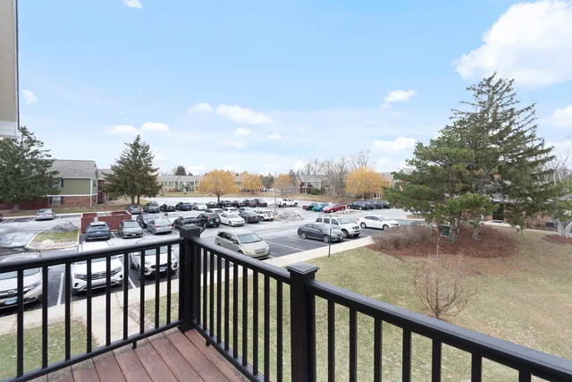 $245,000 | 1535 Raymond Drive, Unit 202, Naperville, IL 60563