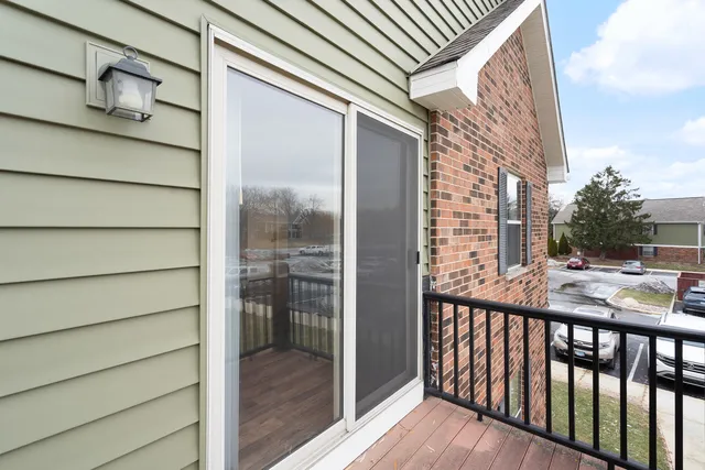$245,000 | 1535 Raymond Drive, Unit 202, Naperville, IL 60563