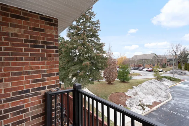 $245,000 | 1535 Raymond Drive, Unit 202, Naperville, IL 60563