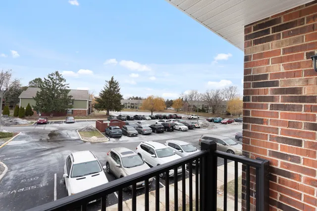 $245,000 | 1535 Raymond Drive, Unit 202, Naperville, IL 60563