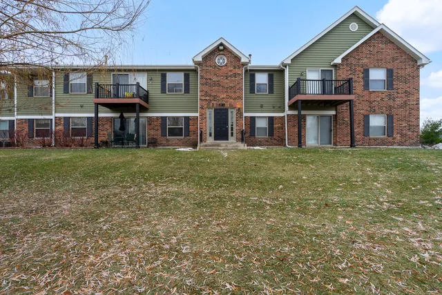 $245,000 | 1535 Raymond Drive, Unit 202, Naperville, IL 60563