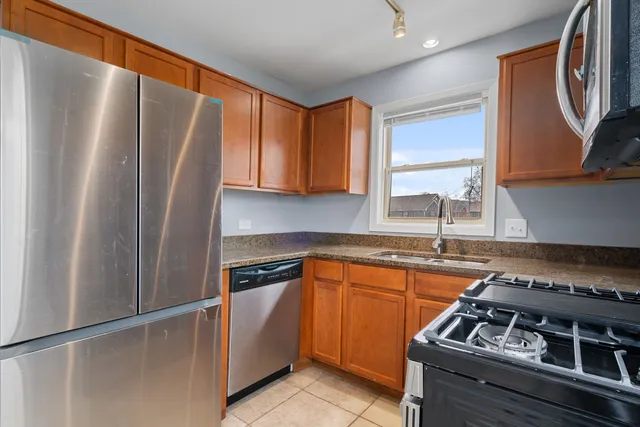 $245,000 | 1535 Raymond Drive, Unit 202, Naperville, IL 60563