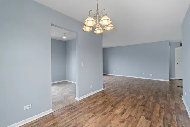 $245,000 | 1535 Raymond Drive, Unit 202, Naperville, IL 60563