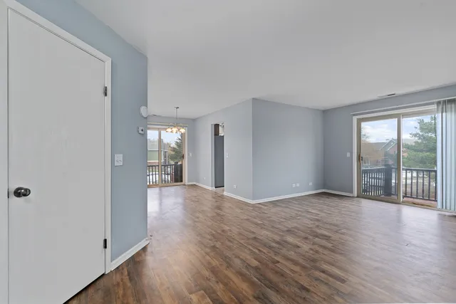 $245,000 | 1535 Raymond Drive, Unit 202, Naperville, IL 60563