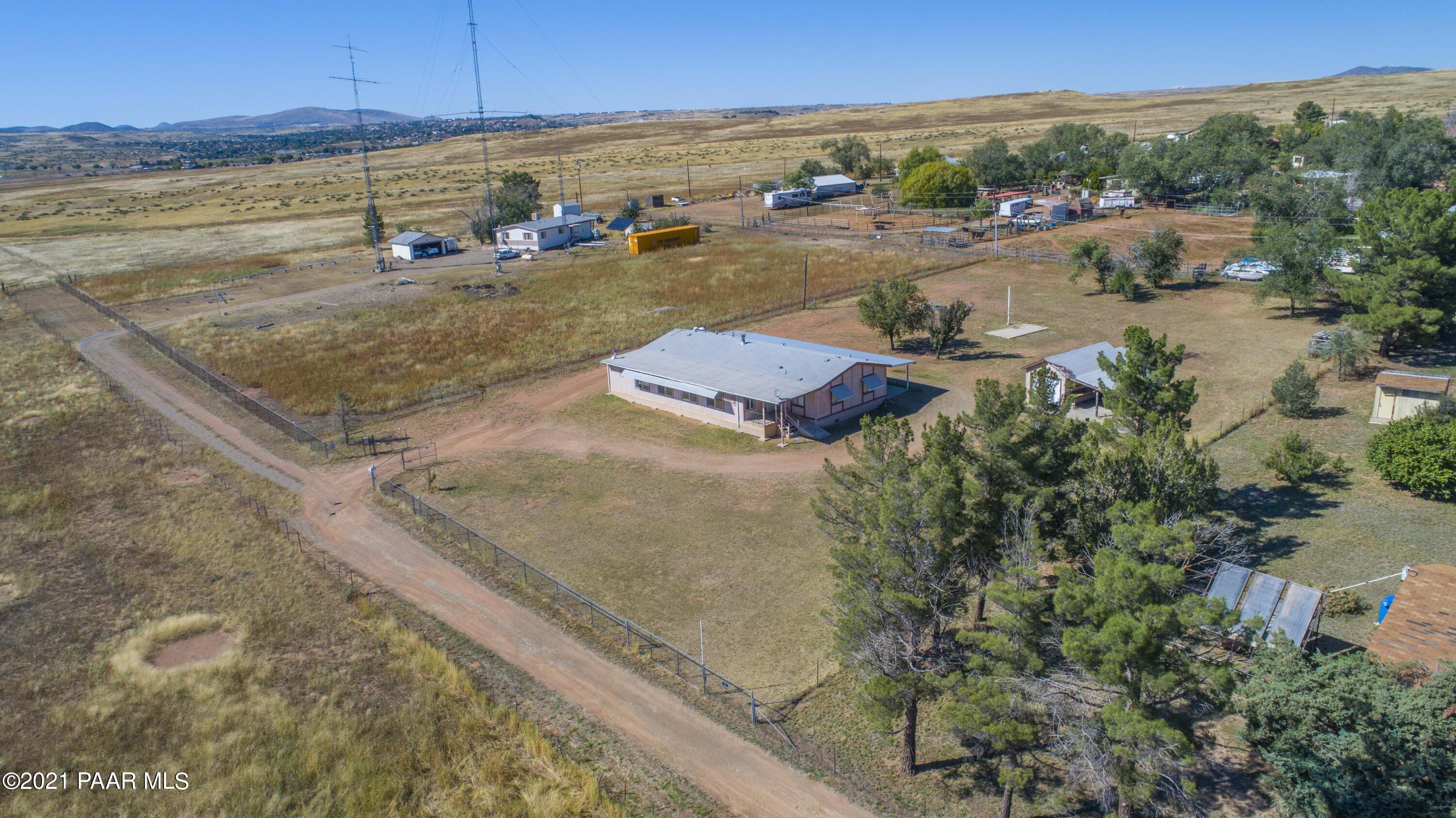 40 North Outback Road Dewey, AZ 86327 - Photo 5 of 47 outbackdr_7