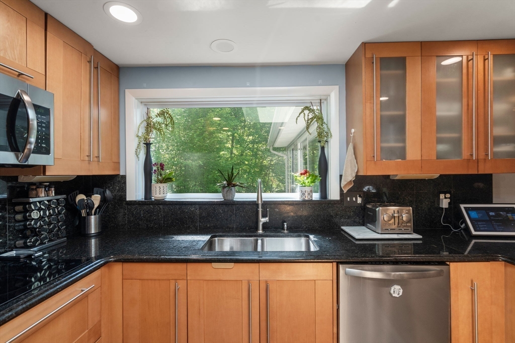 170 Hudson Road Stow, MA 01775 - Photo 14 of 42