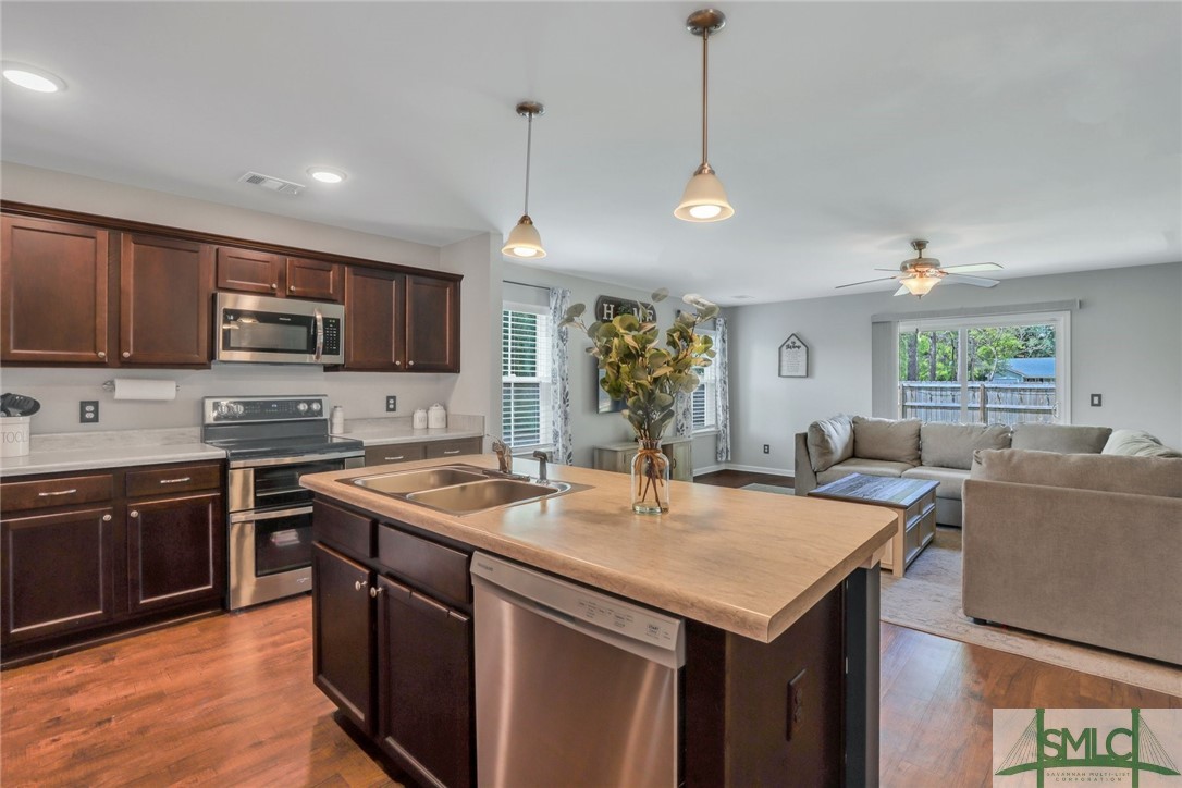 217 Crape Myrtle Court Springfield, GA 31329 - Photo 15 of 41 Kitchen Island