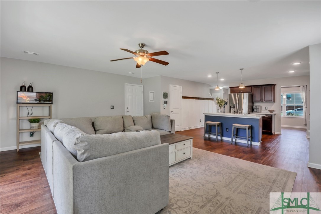 217 Crape Myrtle Court Springfield, GA 31329 - Photo 17 of 41 Living Room