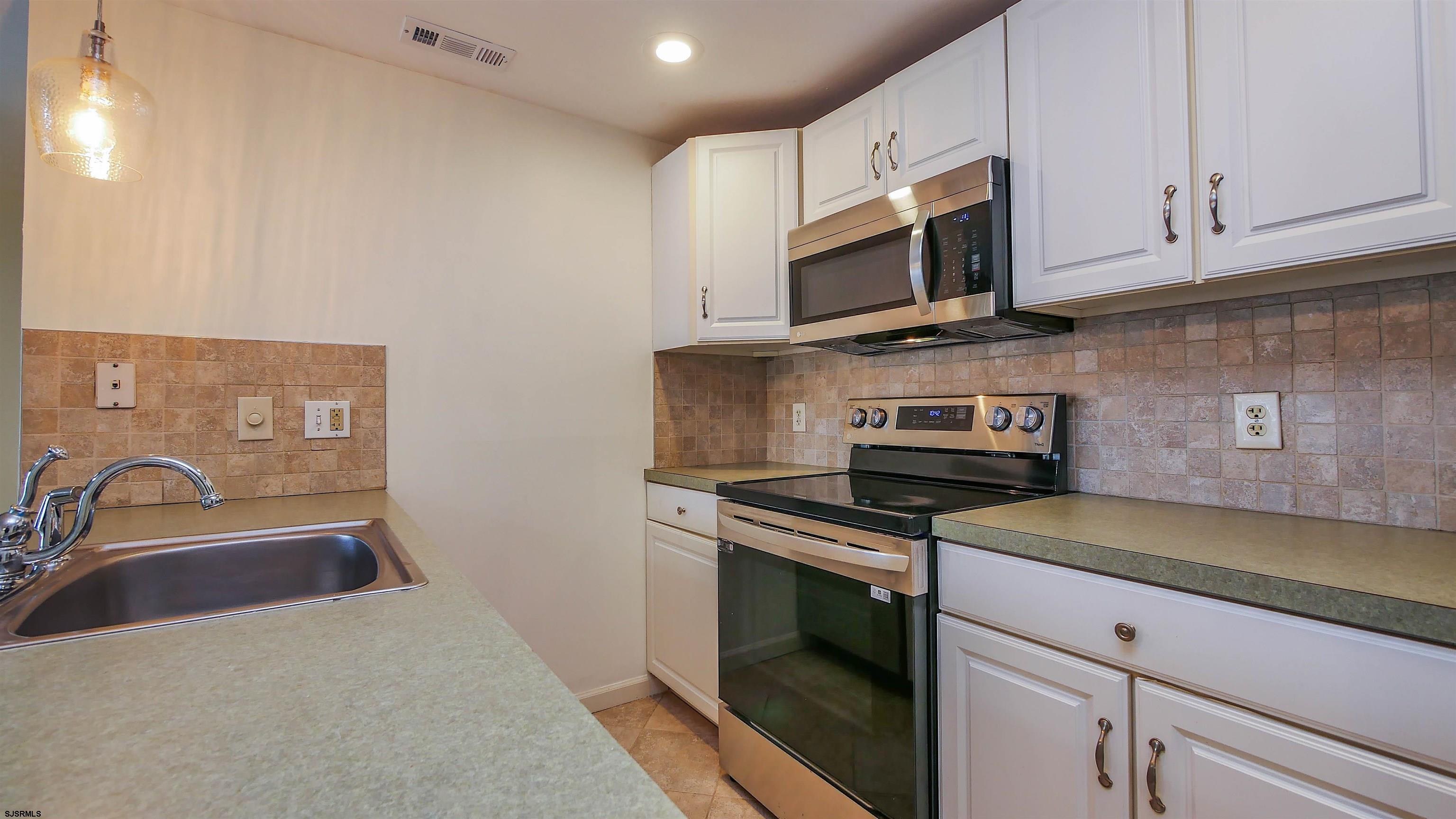 166 Meadow Ridge Road, Unit 166 Smithville, NJ 08205 - Photo 11 of 25 Gallery Image 11