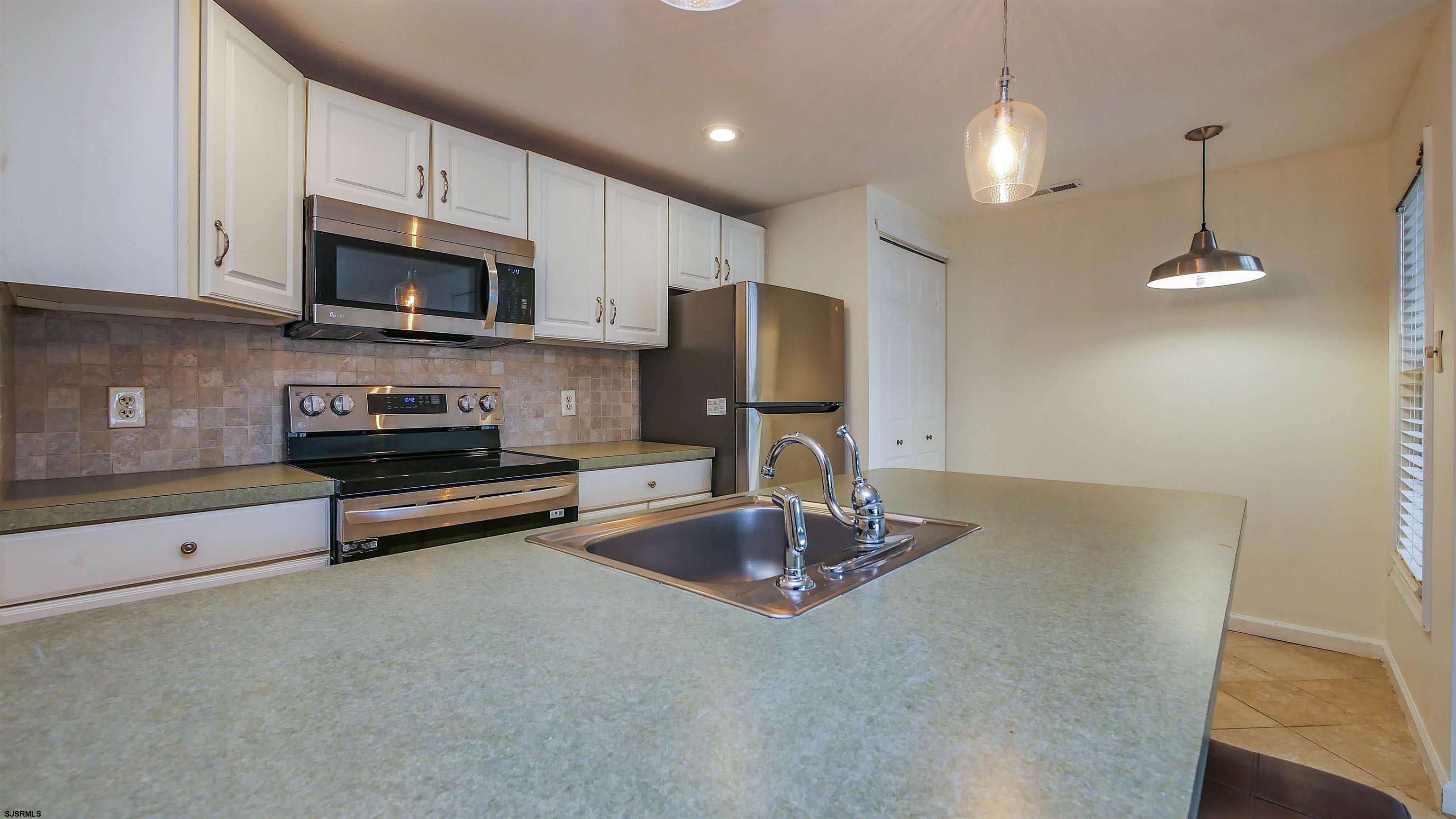 166 Meadow Ridge Road, Unit 166 Smithville, NJ 08205 - Photo 9 of 25 Gallery Image 9
