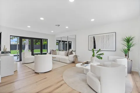 $1,187,999 | 4721 Bayview Drive, Fort Lauderdale, FL 33308