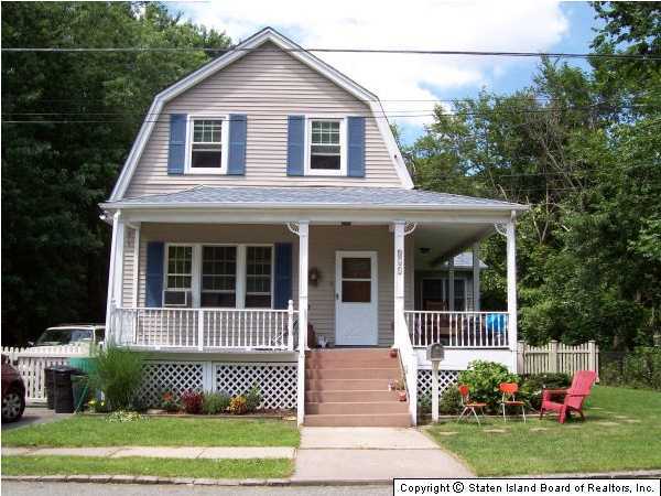 293 St Andrews Road Staten Island, NY 10306 - Photo 1 of 15 Primary Photo