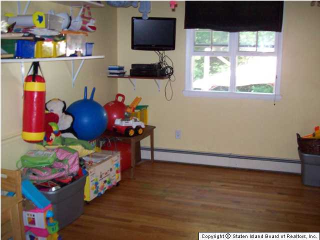 293 St Andrews Road Staten Island, NY 10306 - Photo 11 of 15 Additional Photo