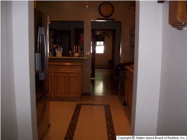 293 St Andrews Road Staten Island, NY 10306 - Photo 4 of 15 Additional Photo