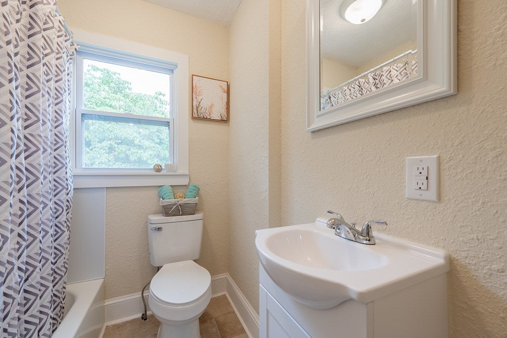 820 Newbern Road Pulaski, VA 24301 - Photo 16 of 67 Gallery Image 16