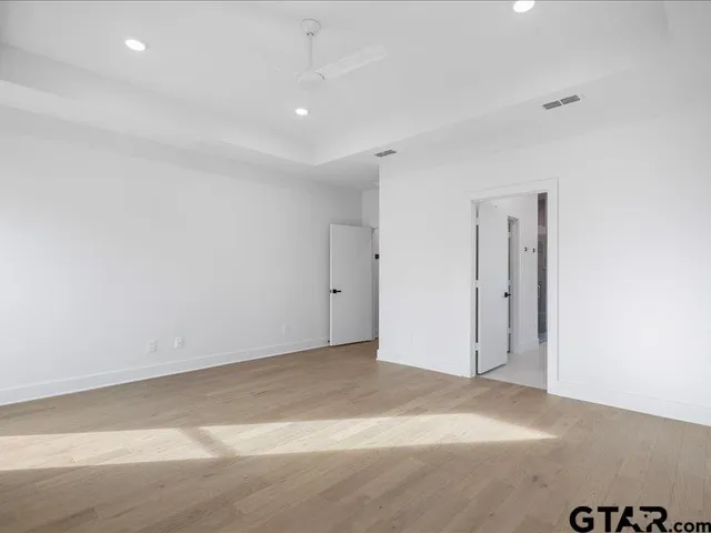 an empty room with a empty space