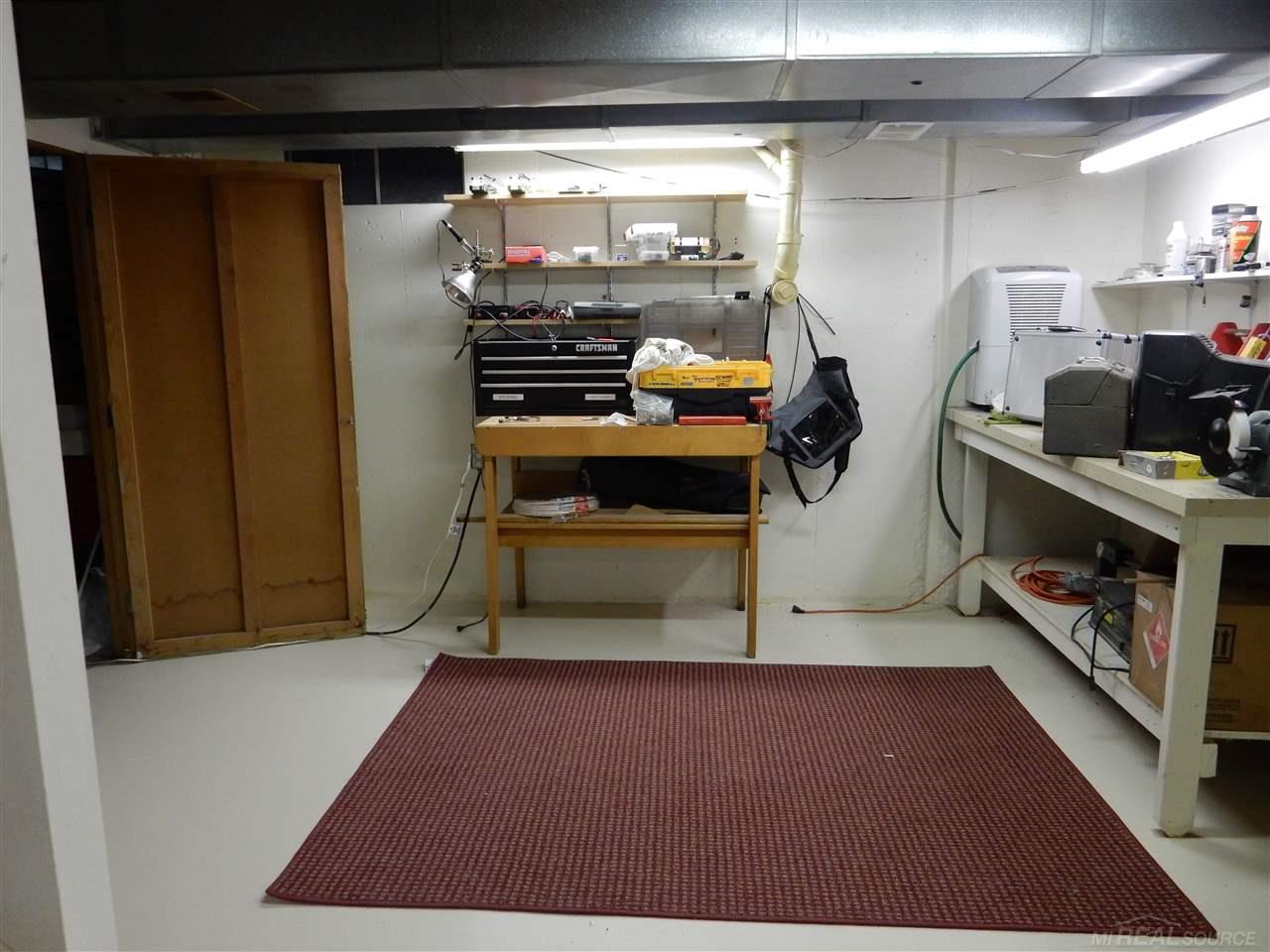 1868 Tahyio Road Owosso, MI 48867 - Photo 29 of 39 31248351-28.JPG