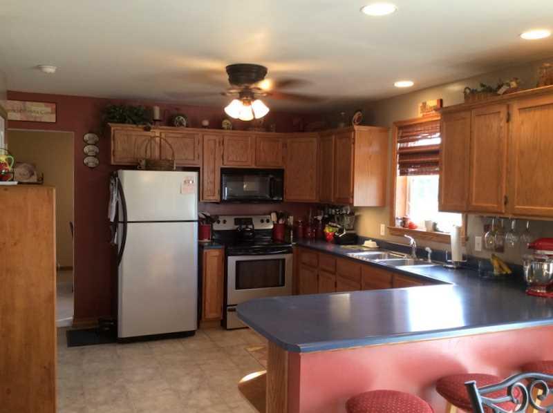 157 Moore Road Butler, PA 16001 - Photo 5 of 16 Kitchen.