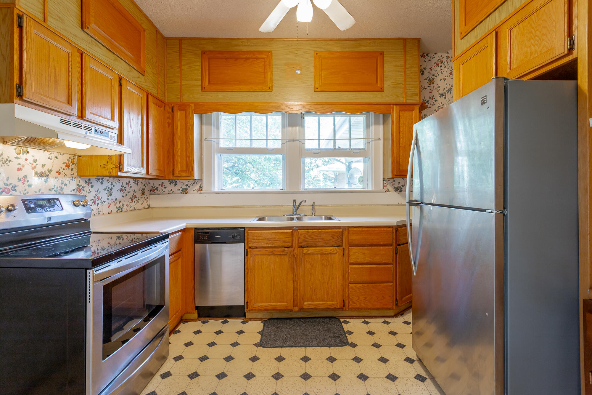 1043 Wynnwood Road Chattanooga, TN 37412 - Photo 8 of 27 Kitchen
