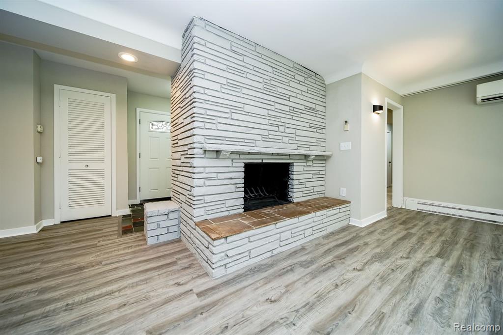 29200 Utley Road Farmington Hills, MI 48334 - Photo 17 of 64