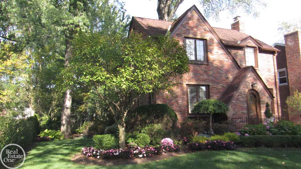 1712 Broadstone Road Grosse Pointe Woods, MI 48236 - Photo 31 of 34