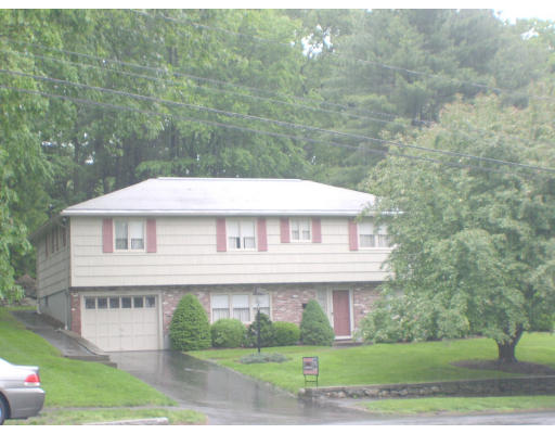 17 McAdams Road Framingham, MA 01701 - Photo 1 of 7 Gallery Image 1