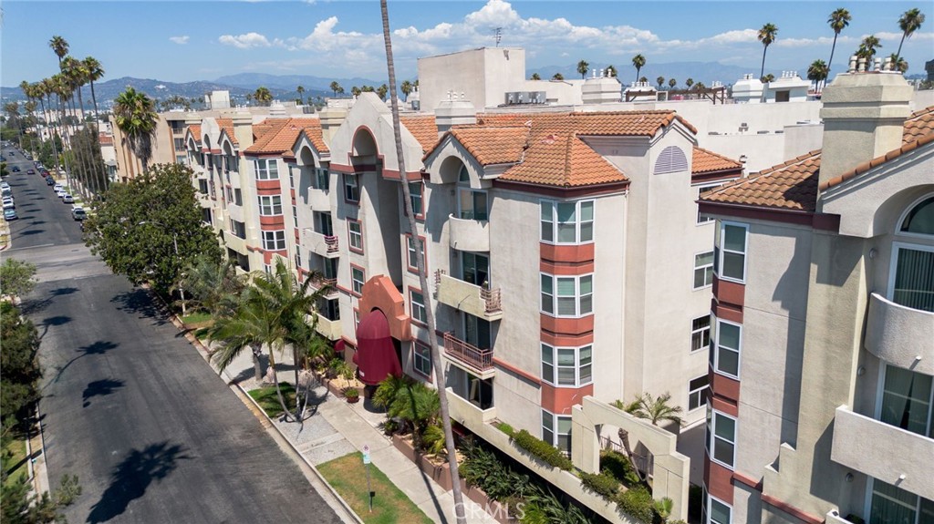 620 South Gramercy Place, Unit 412 Los Angeles, CA 90010 - Photo 37 of 41