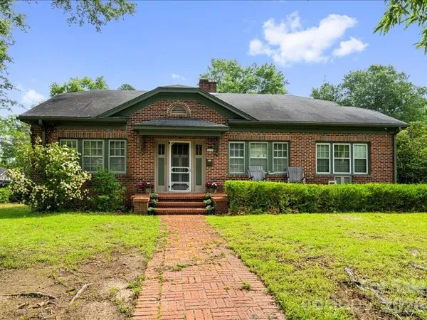 $282,500 | 430 3rd Street, Cheraw, SC 29520
