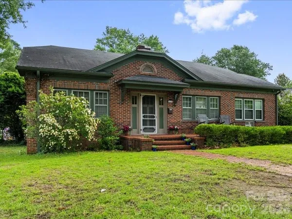 $282,500 | 430 3rd Street, Cheraw, SC 29520