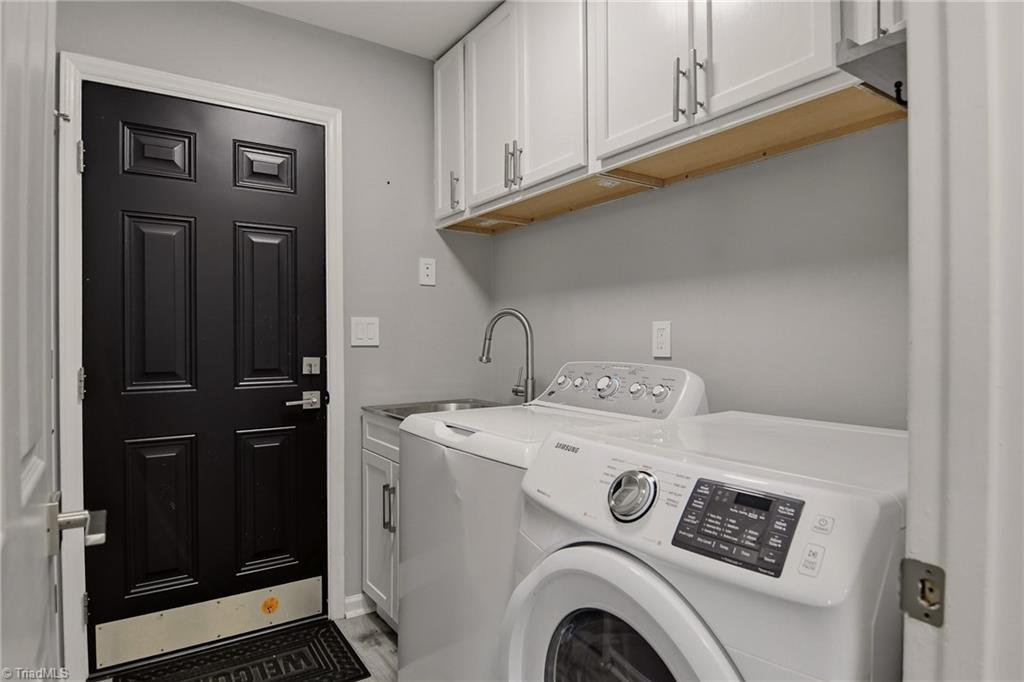 1406 Spring Tree Court High Point, NC 27265 - Photo 19 of 35