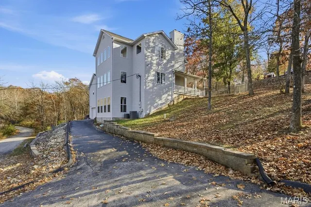 $599,000 | 10534 Eagles Nest Drive, Hillsboro, MO 63050