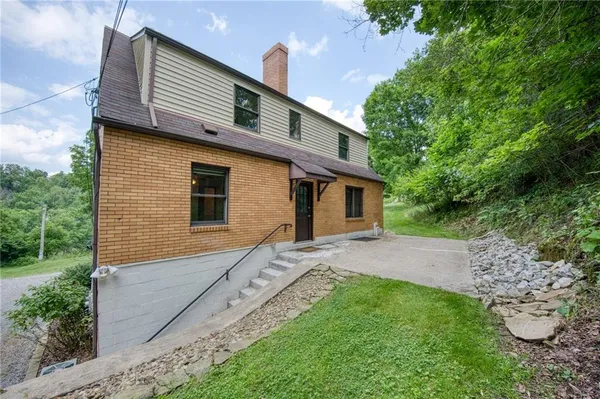 $1,950 | 4465 Mt Troy Rd Extension, Unit 2, Pittsburgh, PA 15214