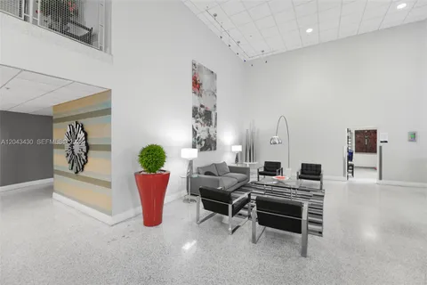 $297,500 | 3000 South Ocean Drive, Unit 514, Hollywood, FL 33019