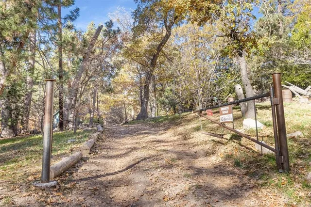 $339,995 | 32703 Tulip, Running Springs, CA 92382