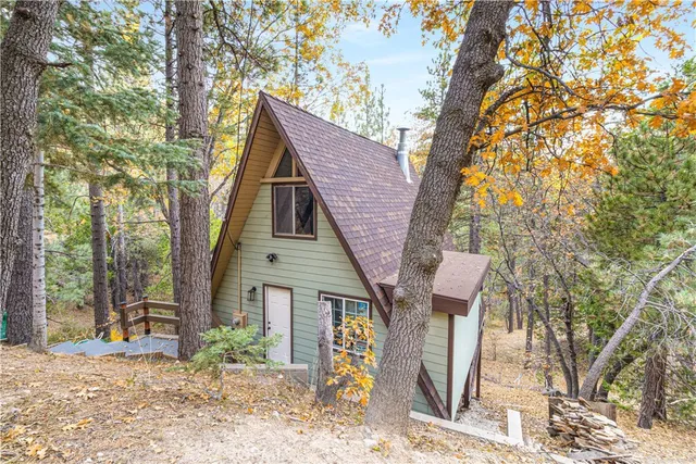 $339,995 | 32703 Tulip, Running Springs, CA 92382