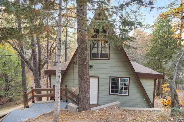 $339,995 | 32703 Tulip, Running Springs, CA 92382