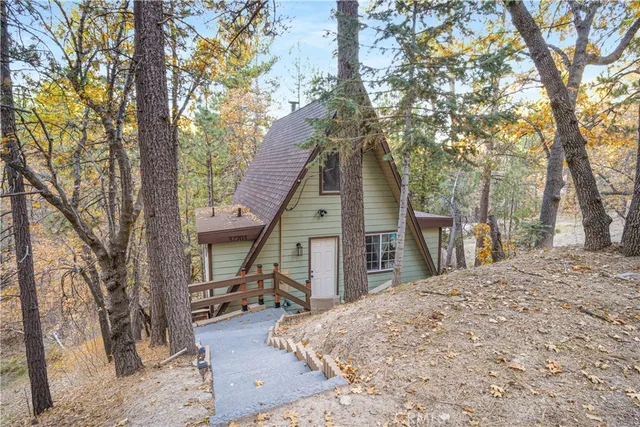 $339,995 | 32703 Tulip, Running Springs, CA 92382