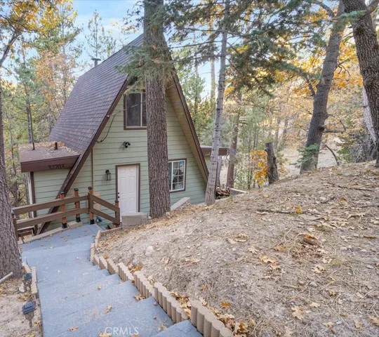 a view of a patio in backyard