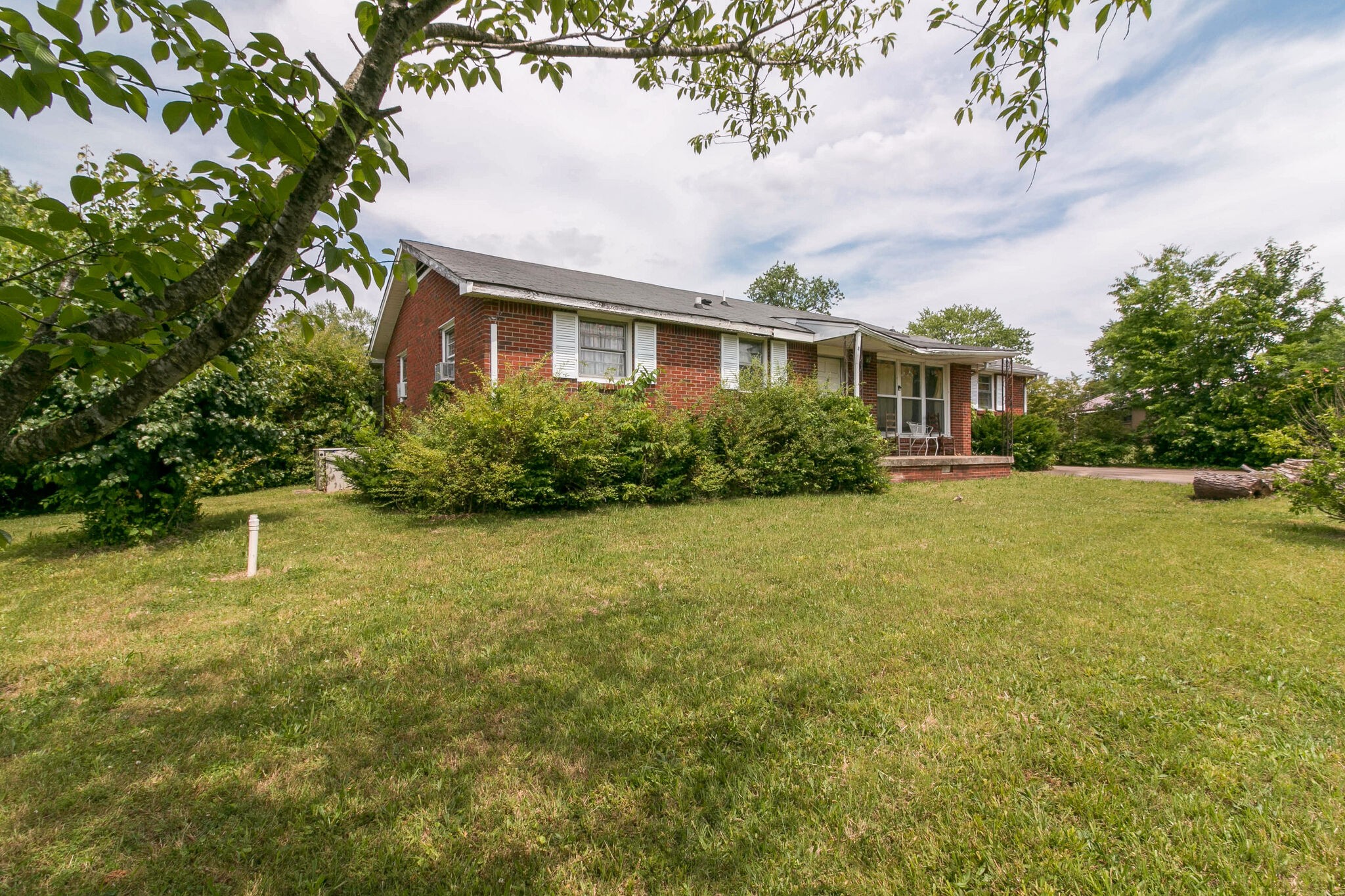 15 Strassbourg Road Clarksville, TN 37042 - Photo 2 of 30 Gallery Image 2