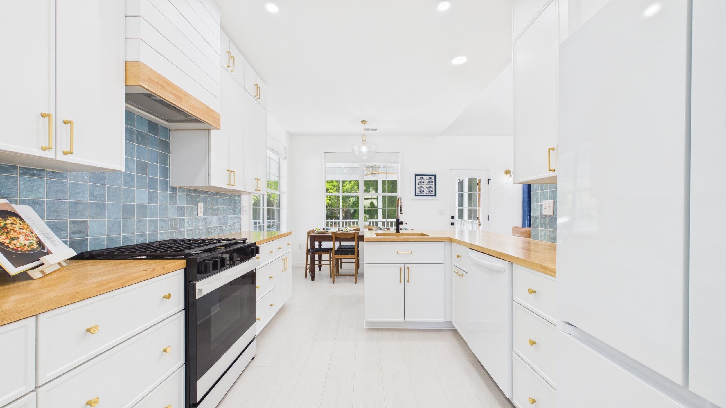 1345 Heidiho Way Mount Pleasant, SC 29466 - Photo 5 of 53 kitchen
