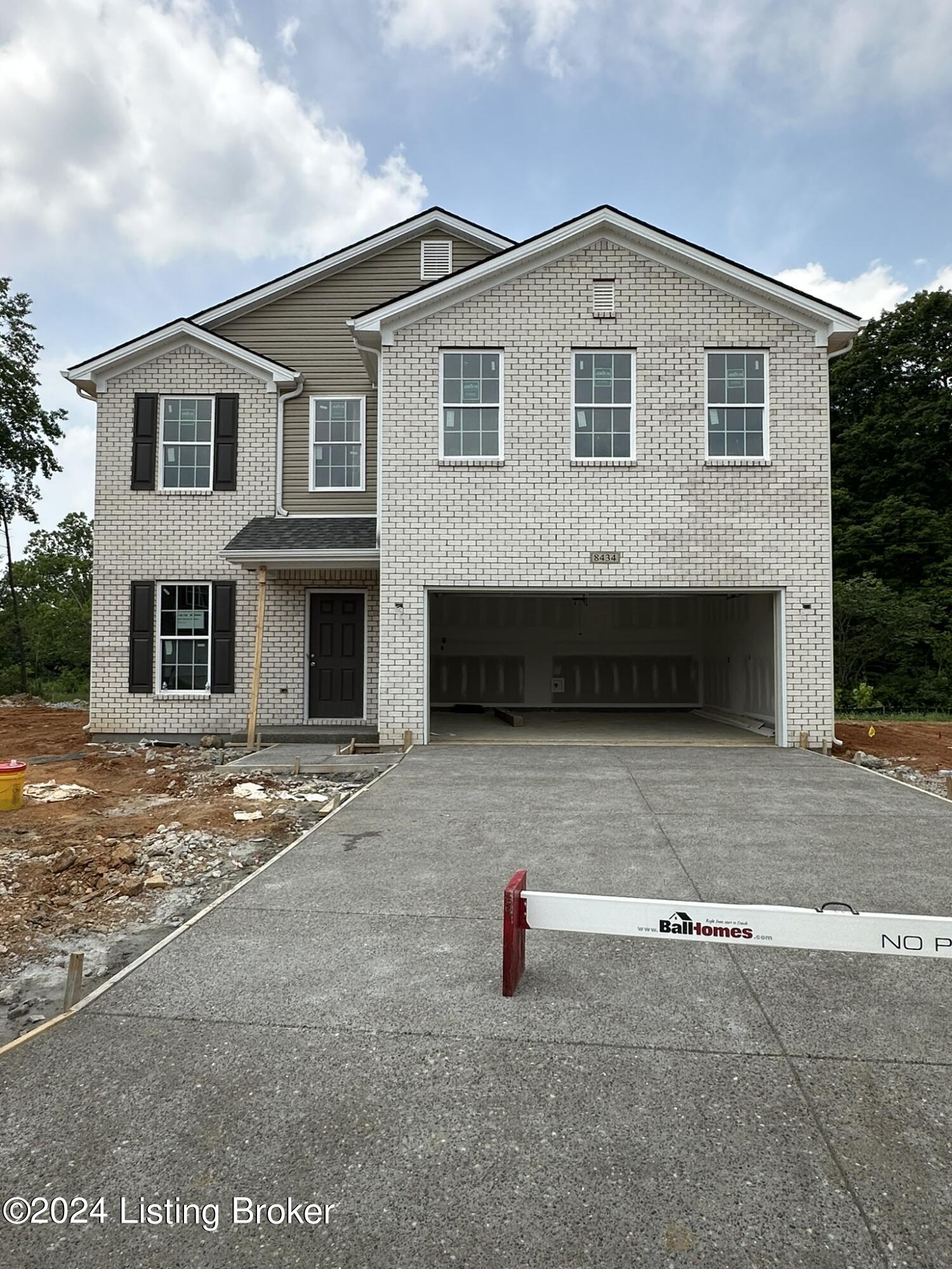 8434 Gateway Run Road Louisville, KY 40229 - Photo 2 of 7 IMG_0124