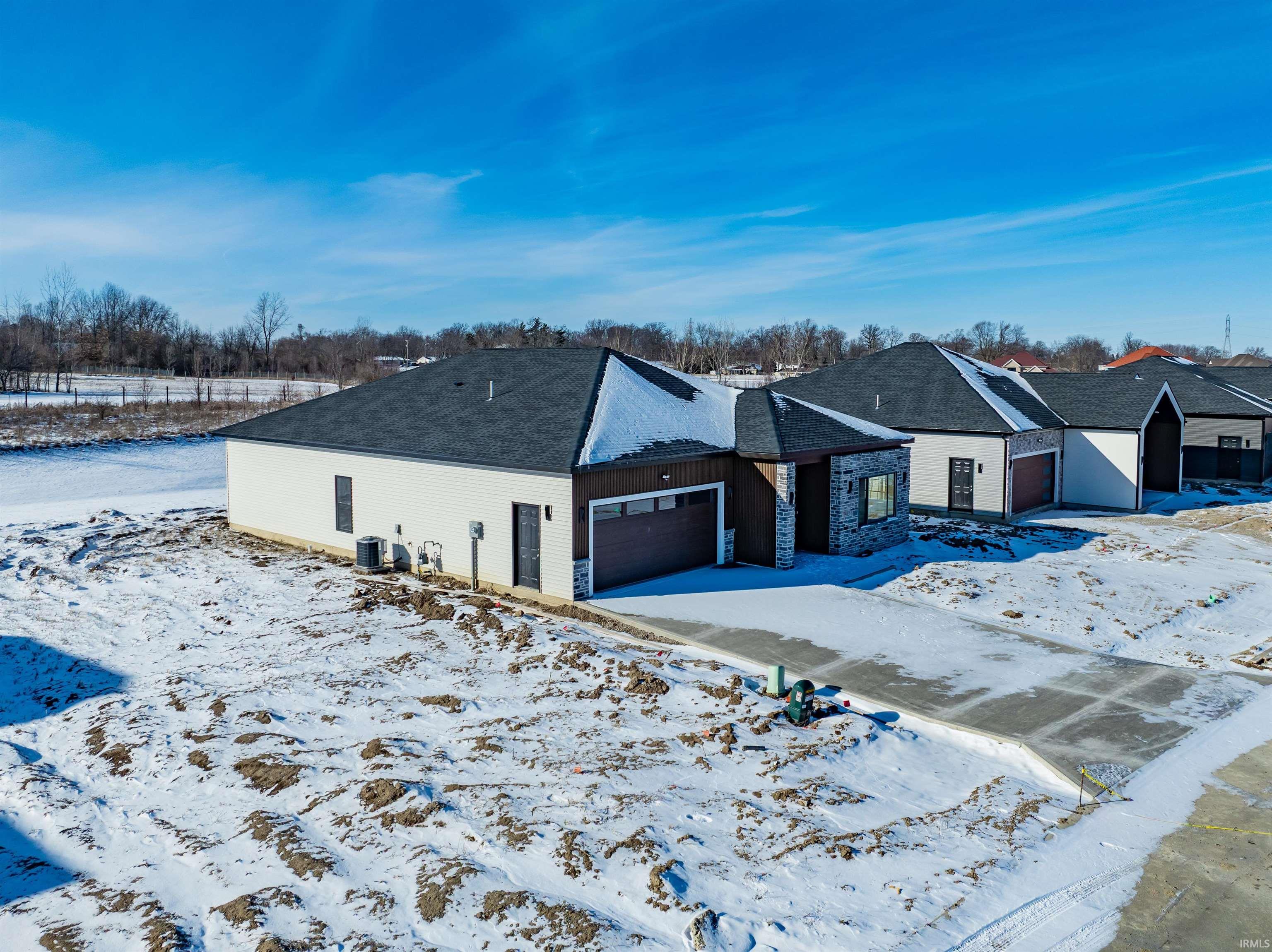 7230 Starks Boulevard Fort Wayne, IN 46816 - Photo 4 of 28