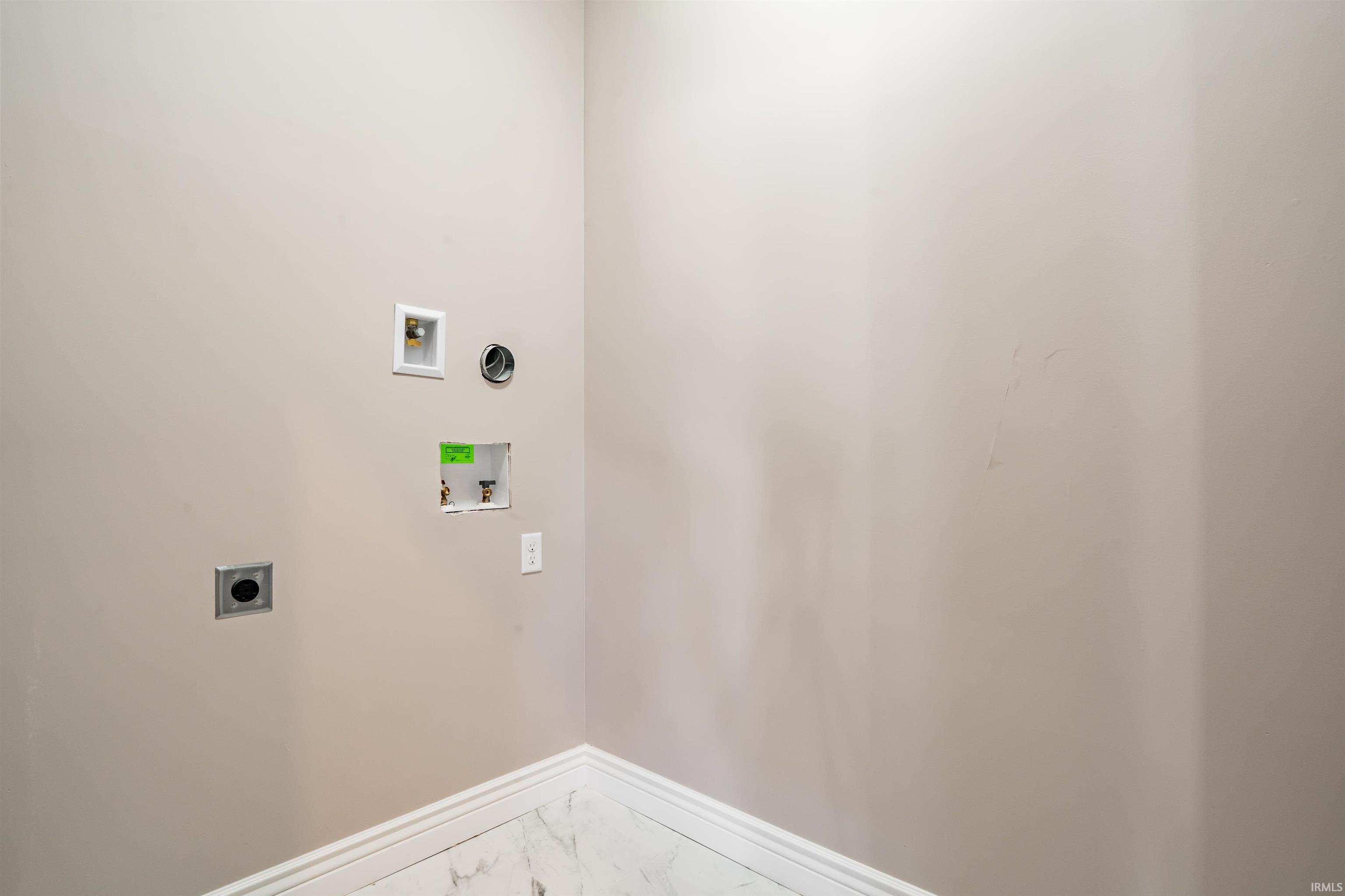 7230 Starks Boulevard Fort Wayne, IN 46816 - Photo 7 of 28