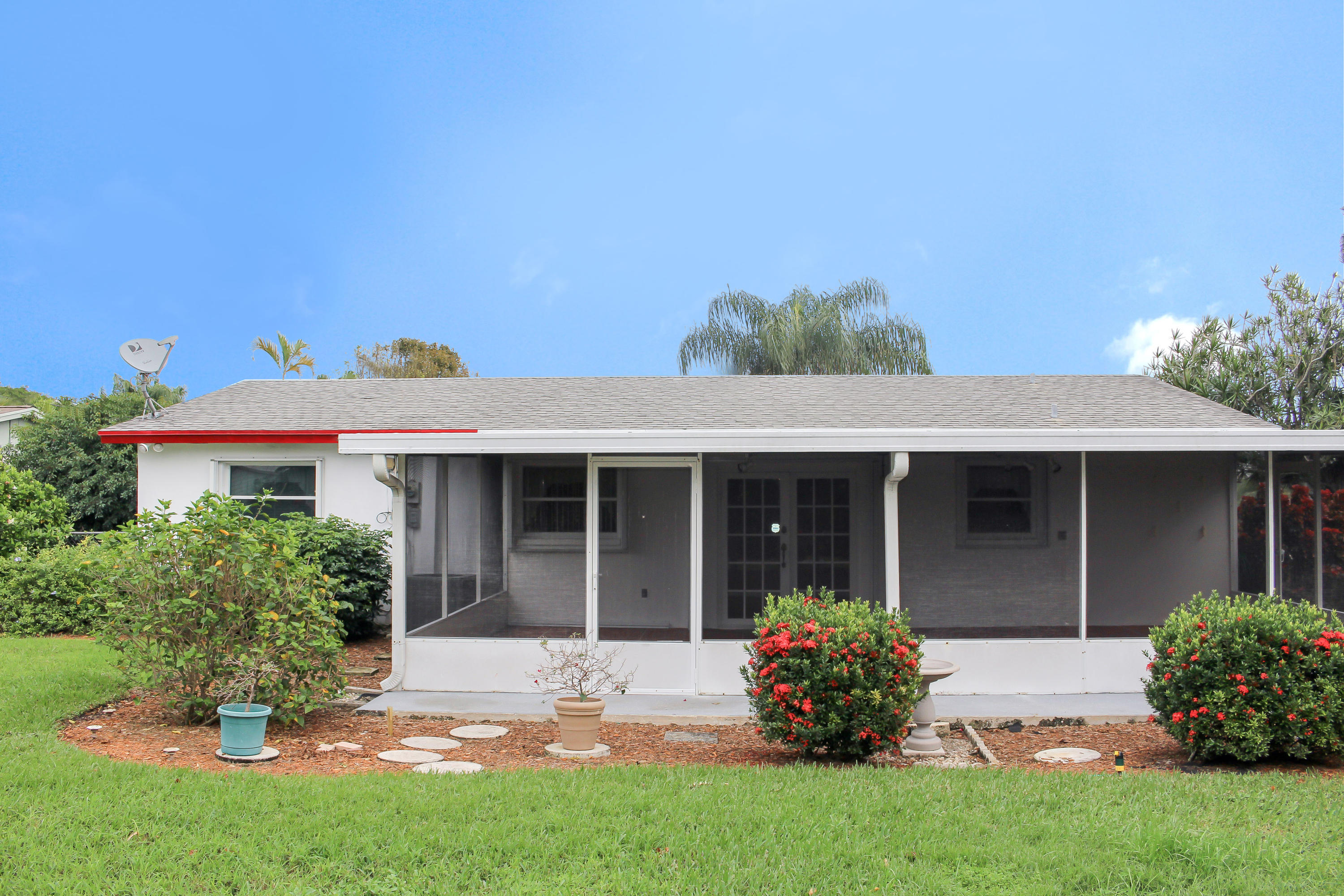 465 Gulfstream Road Palm Springs, FL 33461 - Photo 23 of 28 Palm Springs Back Exterior Area